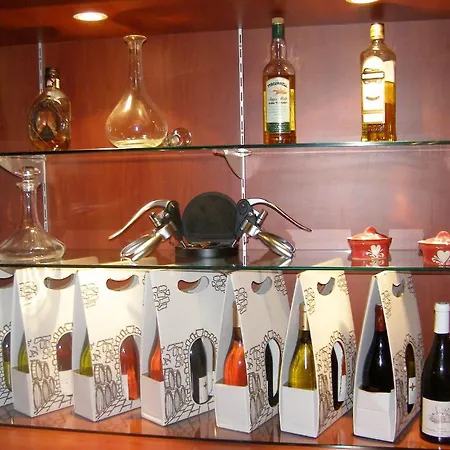 Logis Hotel-restaurant Le Chêne 3* Saint-Pourçain-sur-Sioule