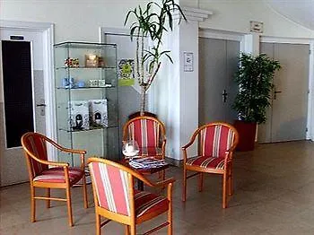 Hotel Logis Hotel-restaurant Le Chêne Saint-Pourçain-sur-Sioule