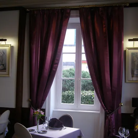 Logis Hotel-restaurant Le Chêne 3* Saint-Pourçain-sur-Sioule