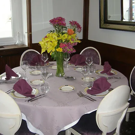 Logis Hotel-restaurant Le Chêne Saint-Pourçain-sur-Sioule
