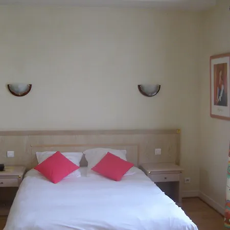 Logis Hotel-restaurant Le Chêne 3* Saint-Pourçain-sur-Sioule