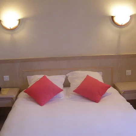 Hotel Logis Hotel-restaurant Le Chêne Saint-Pourçain-sur-Sioule