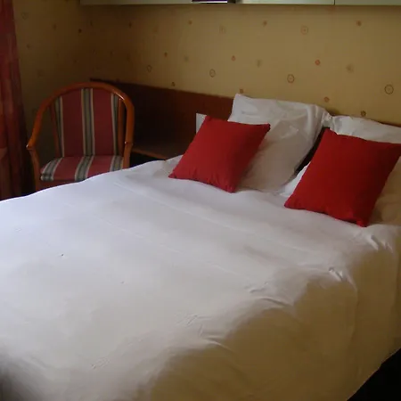 Hotel Logis Hotel-restaurant Le Chêne Saint-Pourçain-sur-Sioule