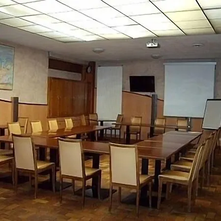 Logis Hotel-restaurant Le Chêne Hotel 3*