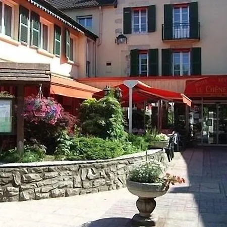 Logis Hotel-restaurant Le Chêne 3* Saint-Pourçain-sur-Sioule