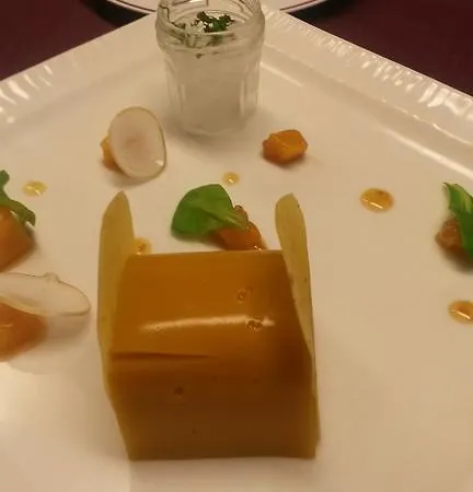 Logis Hotel-restaurant Le Chene Сен-Пурсен-сюр-Сьюль