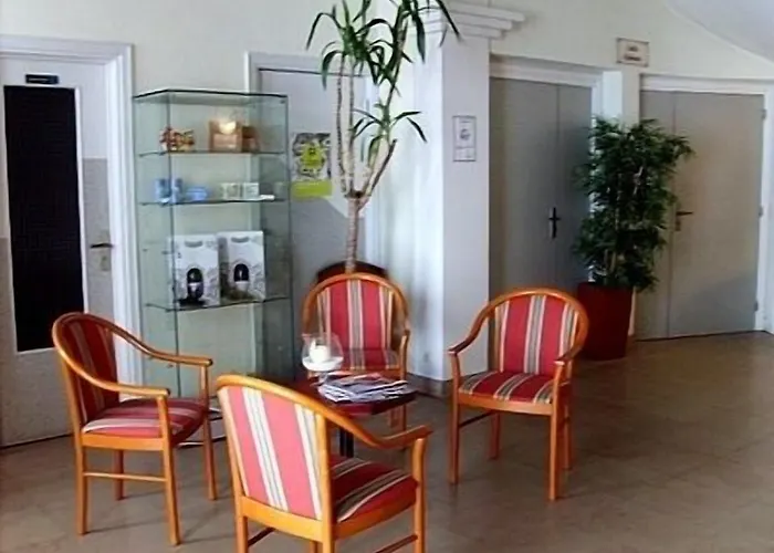 Hotel Logis Hotel-restaurant Le Chene 3*