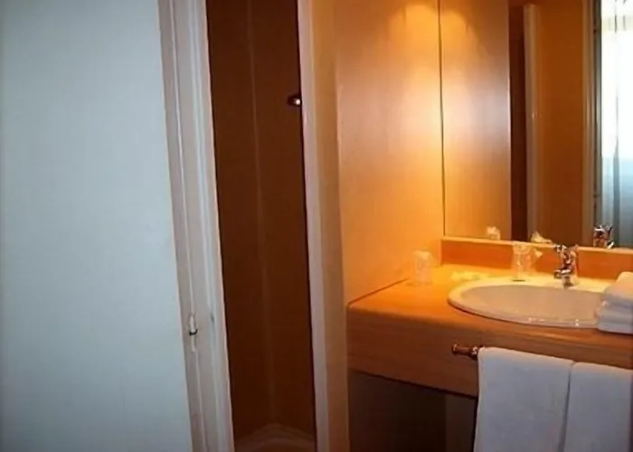 Logis Hotel-restaurant Le Chene Saint-Pourçain-sur-Sioule