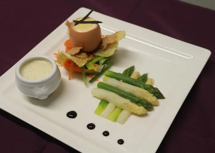 Logis Hotel-restaurant Le Chene Hotel