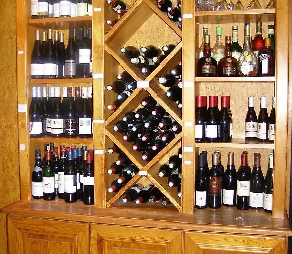 Hotel Logis Hotel-restaurant Le Chene