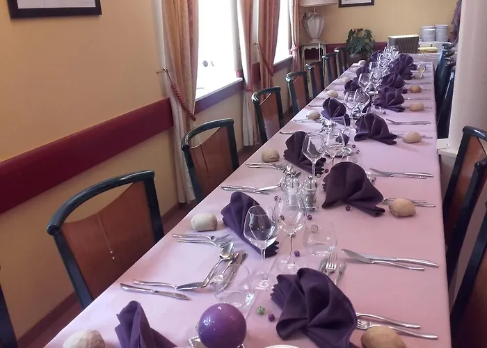 Hotel Logis Hotel-restaurant Le Chene Saint-Pourçain-sur-Sioule