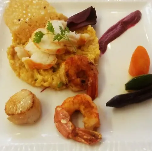 Logis Hotel-restaurant Le Chene Hotel Saint-Pourçain-sur-Sioule