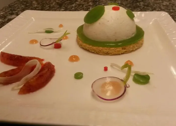 Hotel Logis Hotel-restaurant Le Chene 3*