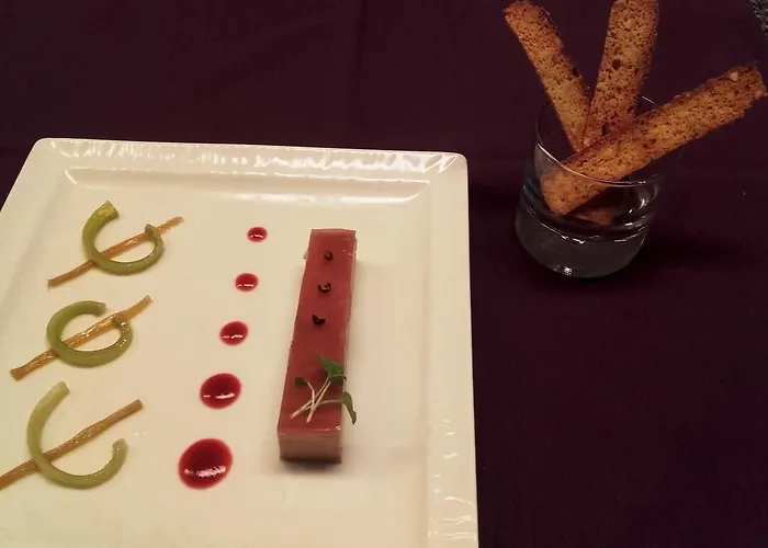 Hotel Logis Hotel-restaurant Le Chene