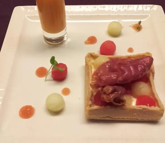 Logis Hotel-restaurant Le Chene Hotel Saint-Pourçain-sur-Sioule