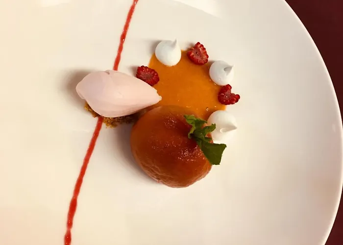 Hotel Logis Hotel-restaurant Le Chene